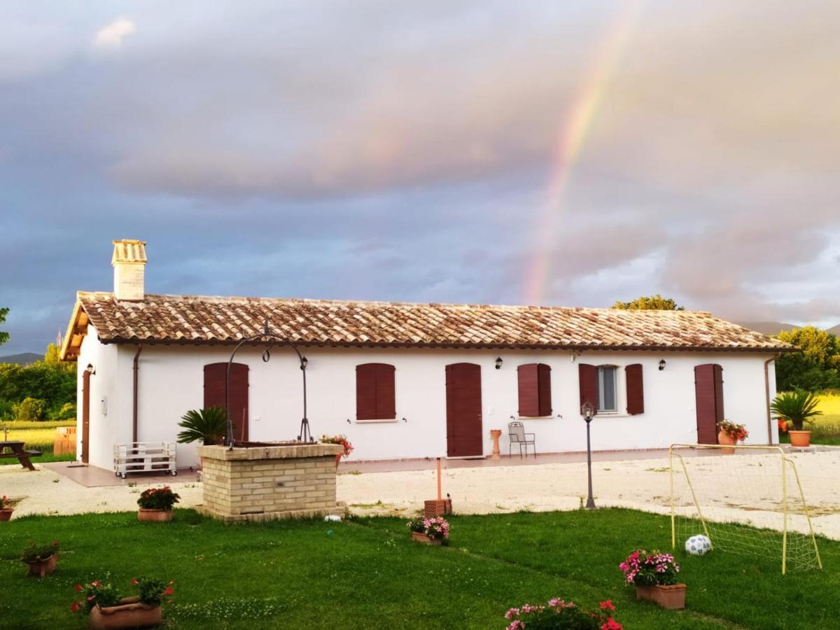 Agriturismo " Le Serre" スペッロ エクステリア 写真